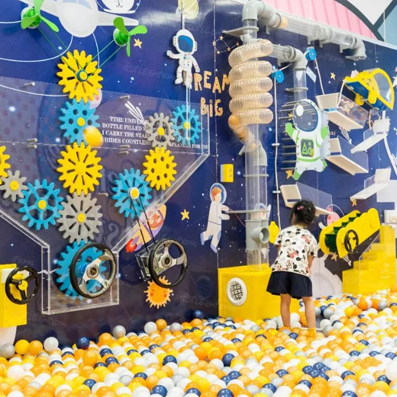 Wall level challenge game indoor children's playground, Ball Fortress