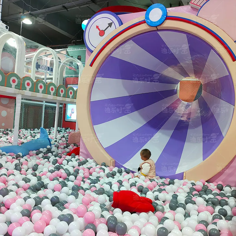 Indoor amusement park macaron style loudspeaker slide