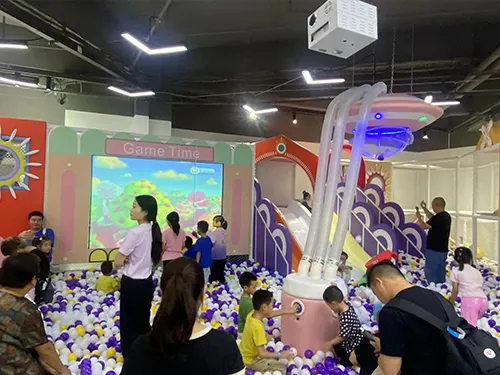 What kind of amusement equipment can be placed in an indoor children's playground with an area of about 200 square meters?